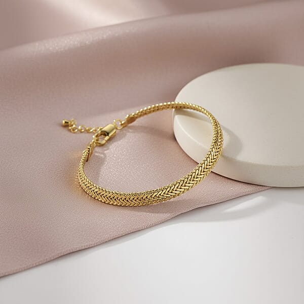 Elegant Woven Chain Bracelet In Goldtone (7.5-9.5In) (7.50 In)