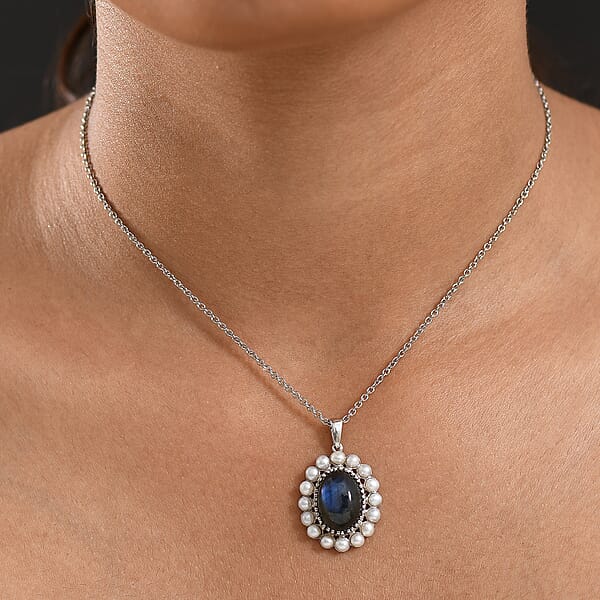 EverTrue AAA Malagasy Labradorite Freshwater Pearl Eclipse Pendant In Platinum Bond With Stainless Steel Necklace 6.10 Ctw (20 Inches)