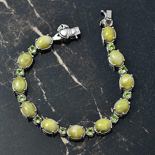 EverTrue Connemara Marble Peridot Claddagh Bracelet In Platinum Bond (7.25 In) 25.25 Ctw