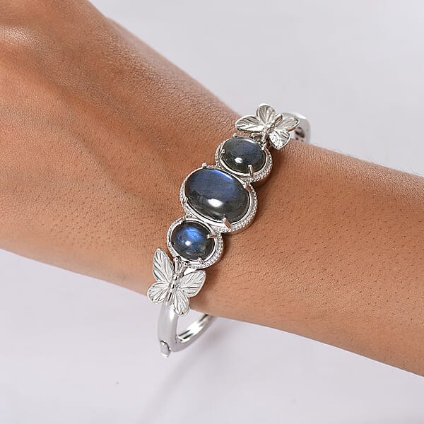 EverTrue Malagasy Labradorite 22.00 Ctw Midnight Wings Bangle Bracelet In Platinum Bond (7.25 In)