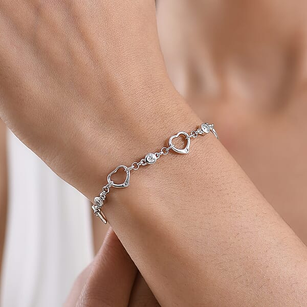 EverTrue Moissanite 0.75 Ctw Forever Linked Hearts Bracelet In Platinum Bond (7.25 In)