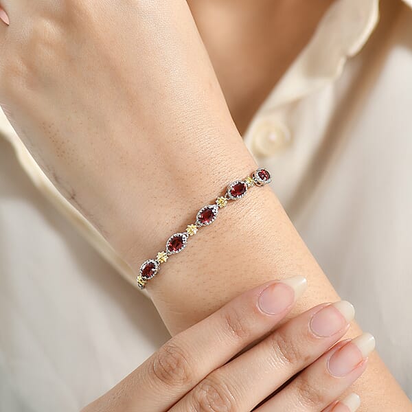 EverTrue Mozambique Garnet 2.85 Ctw Bracelet In 18K YG Plated And Platinum Bond (10.50 In)