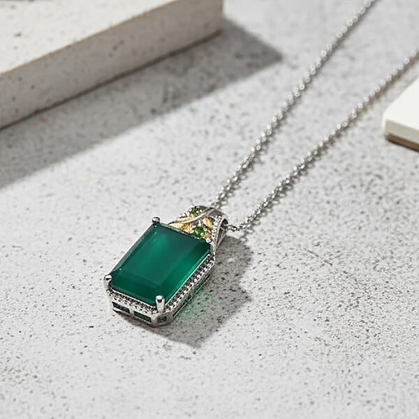 EverTrue Verde Onyx Chrome Diopside Pendant In 18K YG Plated And Platinum Bond With Stainless Steel Necklace 13.10 Ctw (20 Inches)