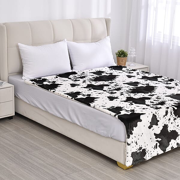 Homesmart Cow Pattern Faux Fur Soft And Cozy Reversible Sherpa Wearable Sleeve Blanket 100% Polyester