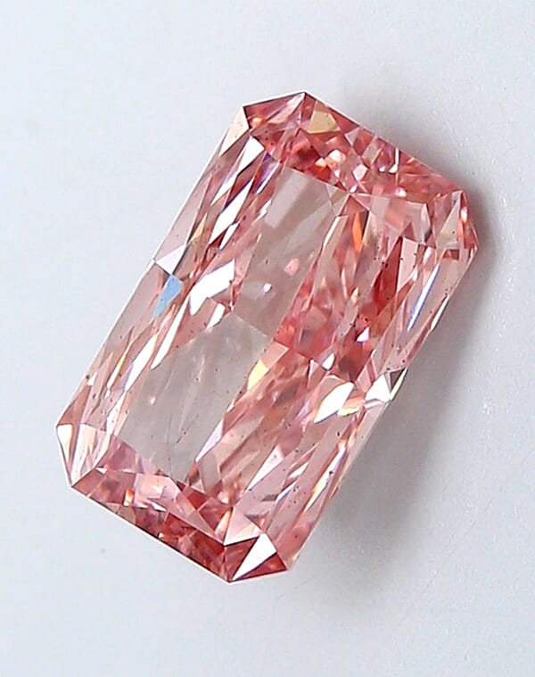 IGI Certified Luxuriant Lab Grown Pink Diamond (Radiant) (VS2) 1.00 Ctw
