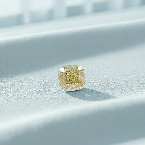 IGI Certified Luxuriant Lab Grown Yellow Diamond (VS2) (Sqr Cush) 1.00 Ctw