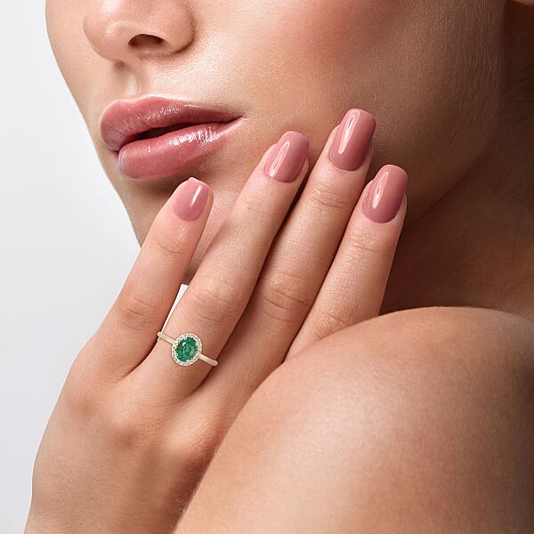 Iliana 18K Yellow Gold AAA Kagem Zambian Emerald And G-H SI Diamond Halo Ring 1.40 Ctw