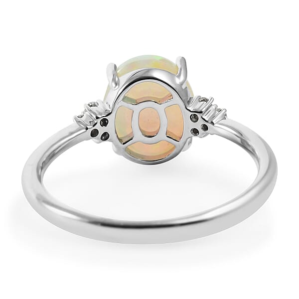 Iliana 2.52 Ctw AAA Ethiopian Welo Opal And Diamond G-H SI Ring In 18K White Gold 3.17 Grams