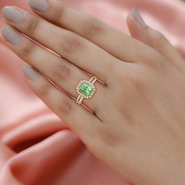 Iliana AAA Boyaca Colombian Emerald And G-H SI Diamond 1.70 Ctw Halo Ring In 18K Yellow Gold