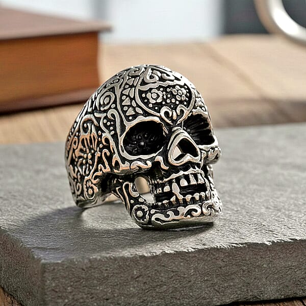Intricate Skull Ring In Black Oxidized And Stainless Steel