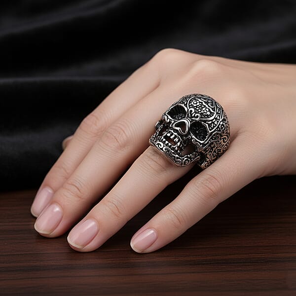 Intricate Skull Ring In Black Oxidized And Stainless Steel