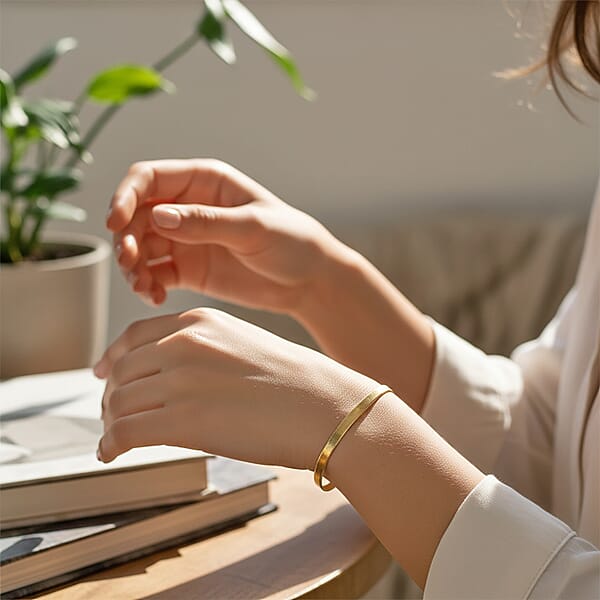 Italian Herringbone Chain Bracelet In 14K Yellow Gold Over Sterling Silver (7.00 In) 5.33 Grams