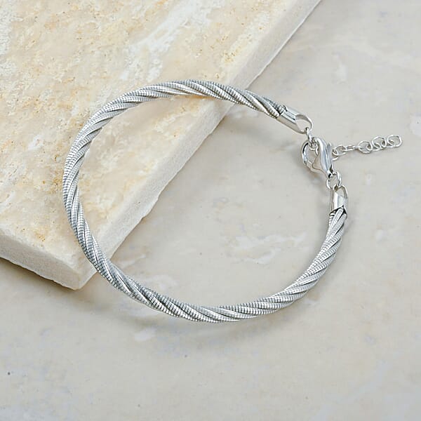 Italian Twisted Omega Chain Bracelet In Rhodium Over Sterling Silver (7.25 In) 9 Grams