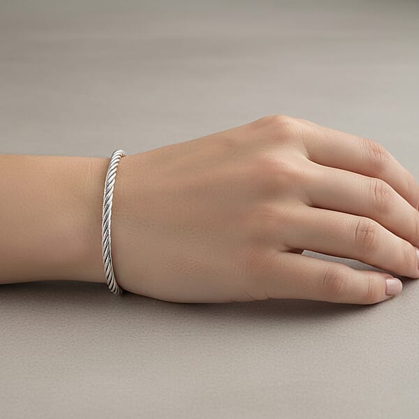 Italian Twisted Omega Chain Bracelet In Sterling Silver (7.25 In) 9.08 Grams