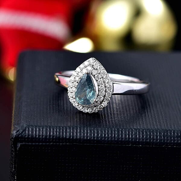 Luxoro 10K White Gold AAA Narsipatnam Alexandrite Diamond (G-H I2) (0.25 Cts) Double Halo Ring (Del. In 10-15 Days) 0.90 Ctw