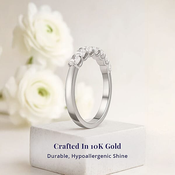 Luxoro 10K White Gold Luxuriant Lab Grown Diamond G-H SI Ring 1.00 Ctw