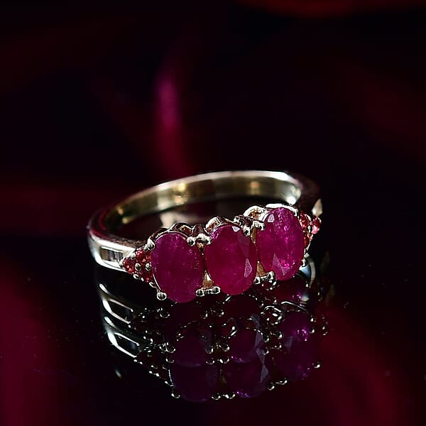 Luxoro 10K Yellow Gold AAA Montepuez Ruby Padparadscha Sapphire And White Diamond (I2) Art Deco Halo Ring 2.90 Ctw
