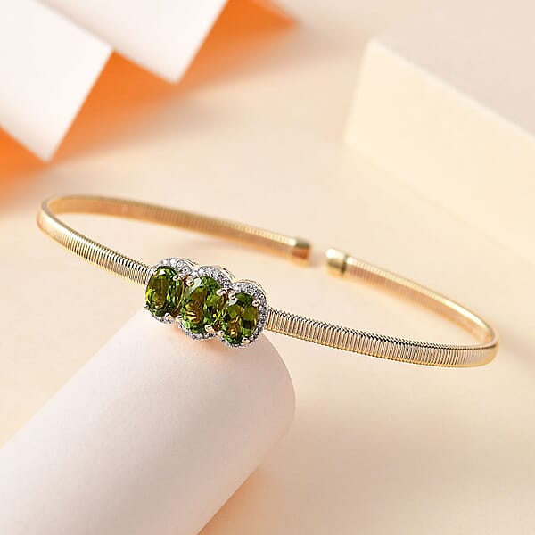 Luxoro 10K Yellow Gold Natural Calabar Green Tourmaline Diamond (G-H I2) (0.15 Cts) Cuff Bracelet (7.25 In) (4.15 G) 2.35 Ctw
