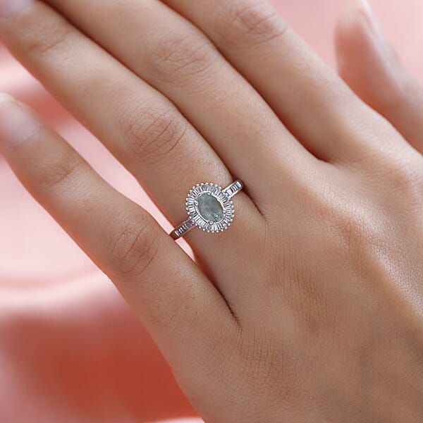 Luxoro 14K White Gold AAA Narsipatnam Alexandrite Diamond (I3-G-H)(0.33 Cts) Halo Ring 1.25 Ctw