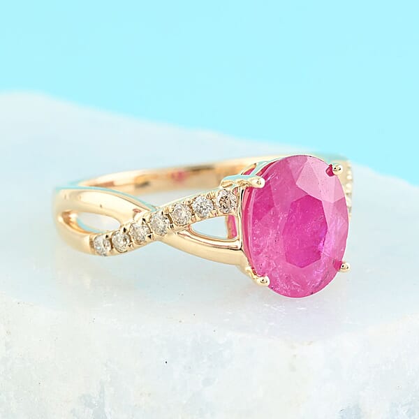 Luxoro 14K Yellow Gold AAA Mozambique Ruby And G-H I2 Diamond Ring 3.15 Grams 2.25 Ctw