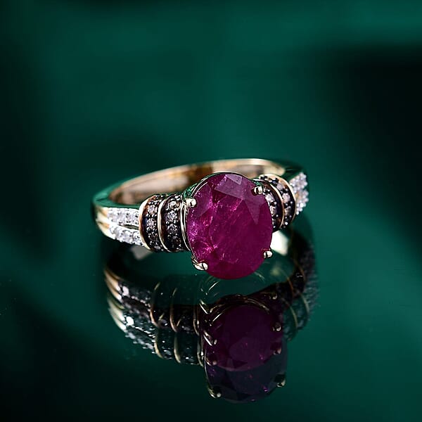 Luxoro AAA Montepuez Ruby Boyaca Colombian Emerald Natural Champagne And White Diamond I2 4.75 Ctw Crimson Luxe Ring In 10K Yellow Gold (Size 6.0)