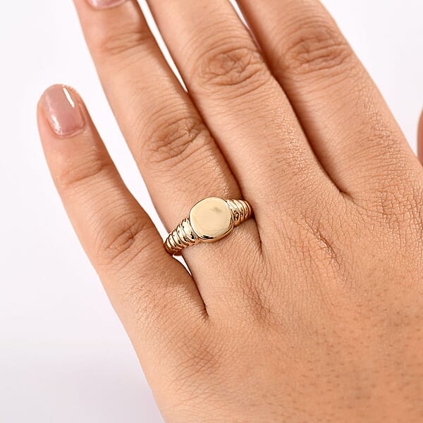 Luxoro Signet Ring In 10K Yellow Gold 5 Grams