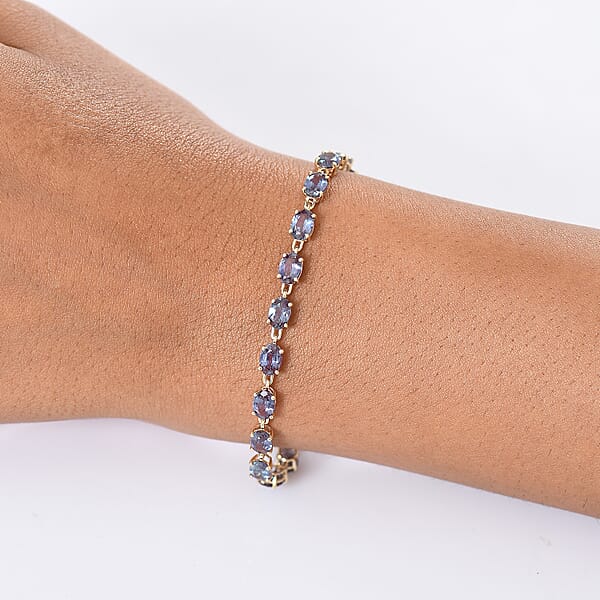 Luxuriant AAA Lab Grown Alexandrite 10.25 Ctw Golden Eclipse Bracelet In 10K Yellow Gold (6.50 In)