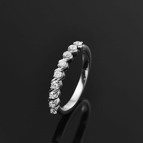 Luxuriant Lab Grown Diamond E-F VS 0.25 Ctw Band Ring In 10K White Gold (Del. In 10-12 Days)