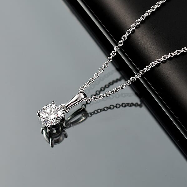 Luxuriant Lab Grown Diamond E-F VS 0.50 Ctw Solitaire Pendant Necklace In 10K White Gold 20 Inches