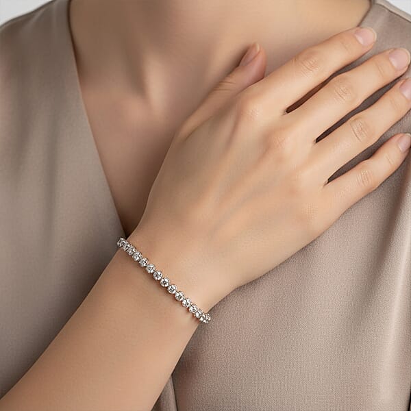 Luxuriant Lab Grown Diamond F VS 3.00 Ctw Bracelet In 10K White Gold (7.00 In) 4 Grams