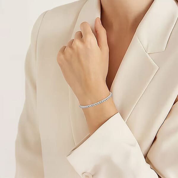 Luxuriant Lab Grown Diamond G-H SI 4.10 Ctw Tennis Bracelet In Rhodium Over Sterling Silver (7.25 In)