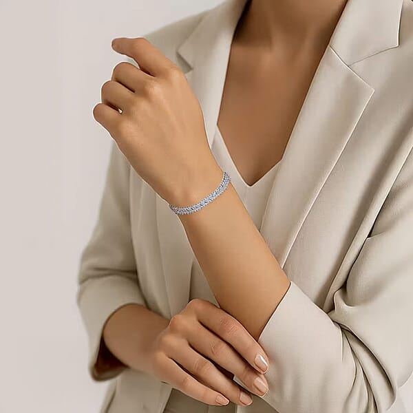 Luxuriant Lab Grown Diamond G-H SI 4.25 Ctw Chevron Bracelet In Rhodium Over Sterling Silver (7.25 In)