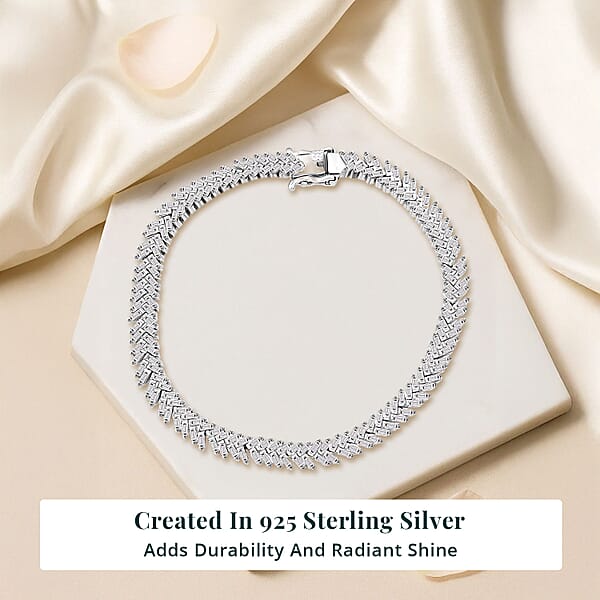 Luxuriant Lab Grown Diamond G-H SI 4.25 Ctw Chevron Bracelet In Rhodium Over Sterling Silver (7.25 In)