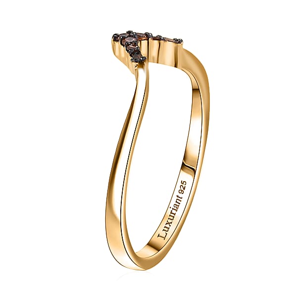 Luxuriant Lab Grown Red Diamond Band Ring In 18K Vermeil YG Over Sterling Silver 0.10 Ctw