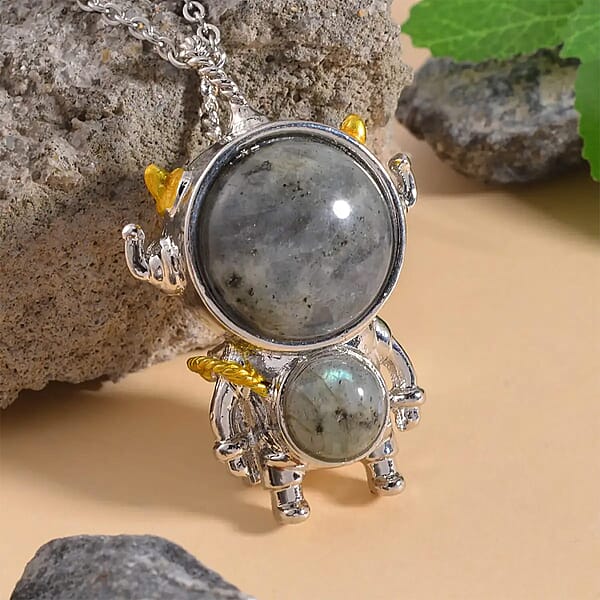 Malagasy Labradorite 46.50 Ctw Spaceman Pendant In Dualtone With Stainless Steel Chain 24 Inches