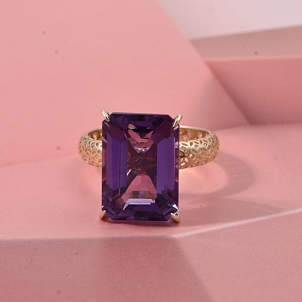 Mirage Collection Premium Lusaka Amethyst 7.25 Ctw Solitaire Ring In 10K Yellow Gold