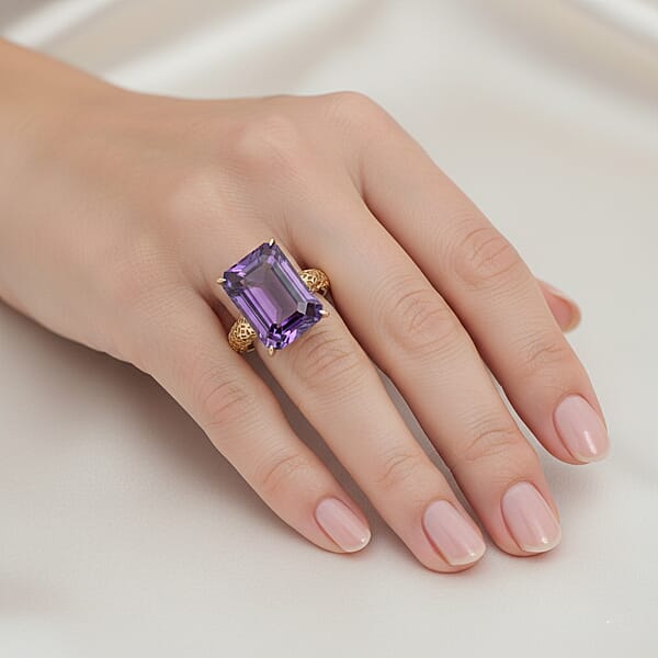 Mirage Collection Premium Lusaka Amethyst 7.25 Ctw Solitaire Ring In 10K Yellow Gold