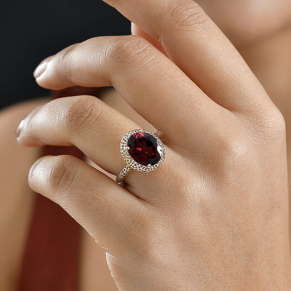 Mirage Collection Premium Mozambique Garnet 5.30 Ctw Vintage Glow Ring In 10K Yellow Gold