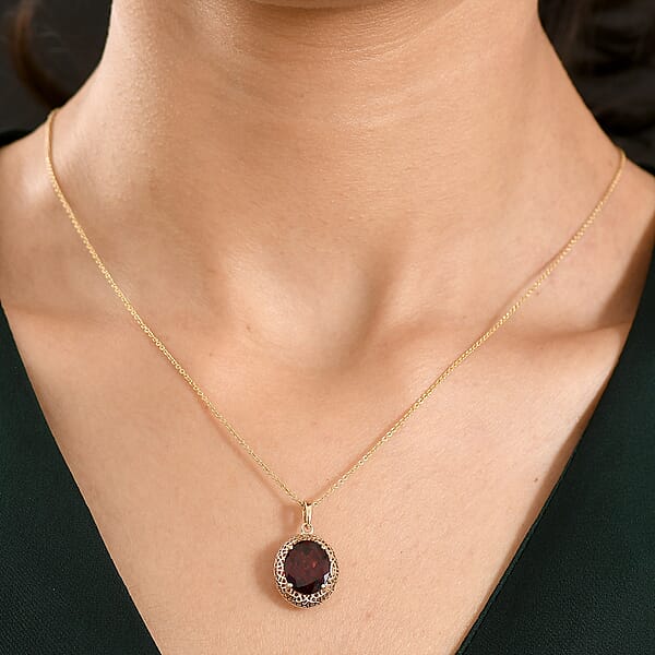 Mirage Collection Premium Mozambique Garnet 5.50 Ctw Vintage Glow Pendant Necklace In 10K Yellow Gold 20 Inches