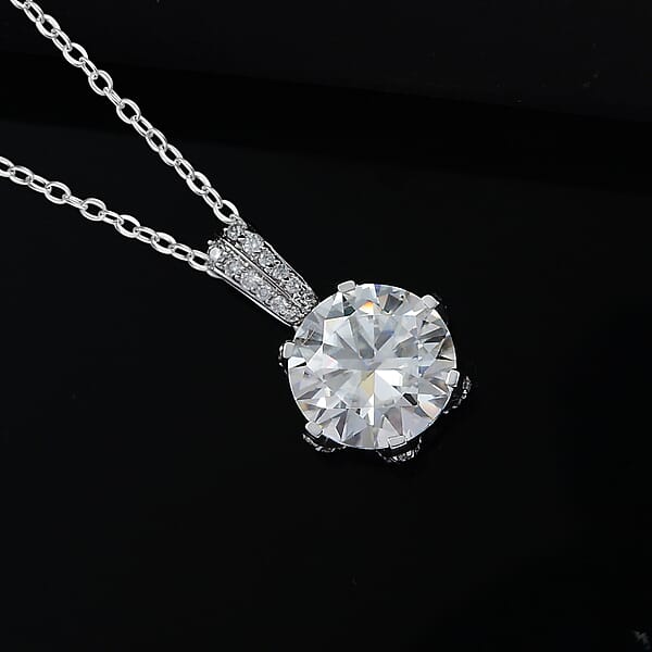 Moissanite 4.00 Ctw Crown Pendant Necklace In 10K White Gold 20 Inches