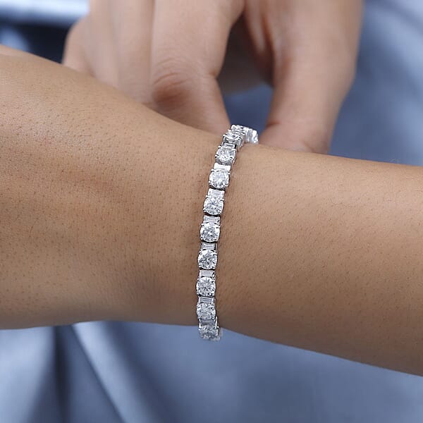 Moissanite Tennis Bracelet In Platinum Over Sterling Silver (7.25 In) 12.10 Ctw