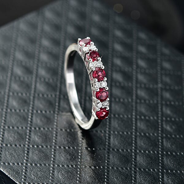 Premium Malawi Magenta Garnet And Luxuriant Lab Grown Diamond G-H SI 0.90 Ctw Moonlit Spark Ring In Rhodium Over Sterling Silver