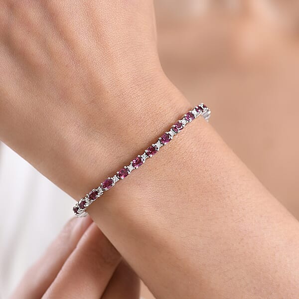 Premium Malawi Magenta Garnet And Luxuriant Lab Grown Diamond G-H SI 7.30 Ctw Moonlit Line Bracelet In Rhodium Over Sterling Silver (7.25 In)