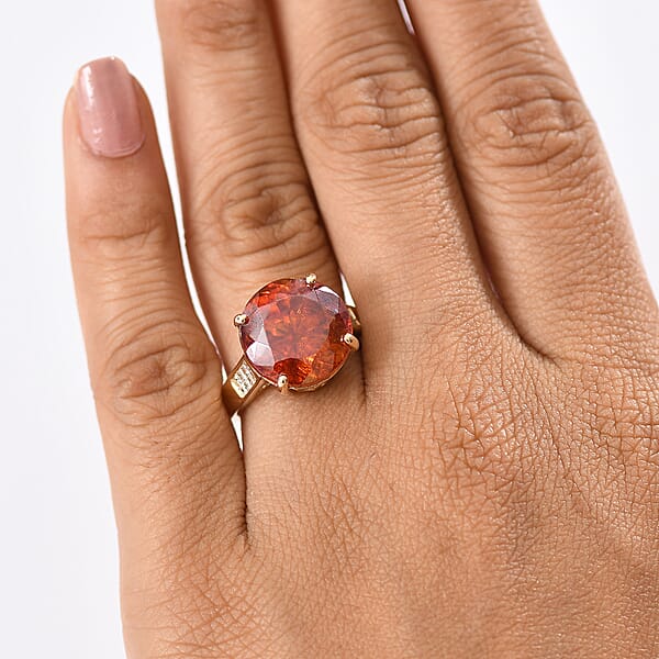 Premium Picos Altos Sphalerite And E-F VS Luxuriant Lab Grown Diamond 14.50 Ctw Molten Majesty Ring In 10K Yellow Gold