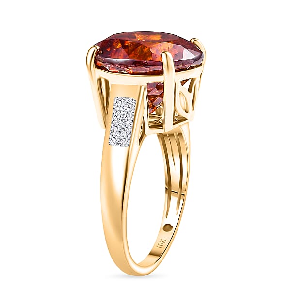 Premium Picos Altos Sphalerite And E-F VS Luxuriant Lab Grown Diamond 14.50 Ctw Molten Majesty Ring In 10K Yellow Gold