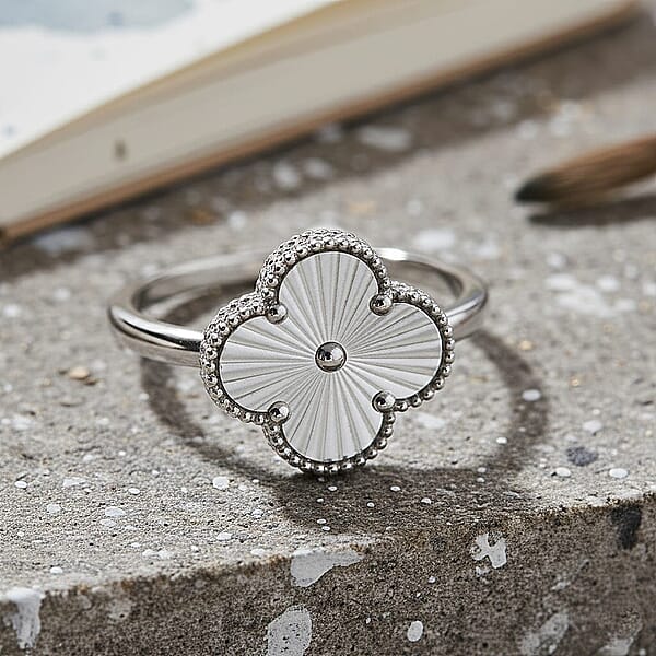 Rhapsody 950 Platinum Clover Ring 5.40 Grams