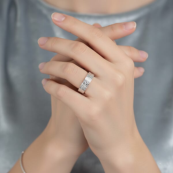 Rhapsody 950 Platinum Hammered Band Ring 5.60 Grams