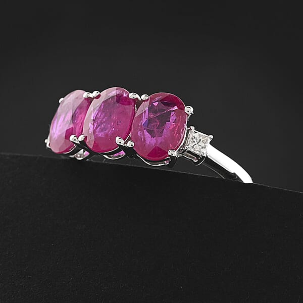 Rhapsody AAAA Royal Ruby And E-F VS Diamond 2.50 Ctw Ring In 950 Platinum 4.29 Grams