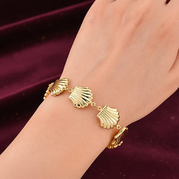 Shell Beaded Chain Bracelet In Goldtone (6.9In)