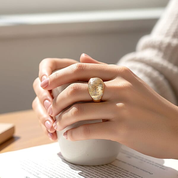 10K Yellow Gold Sunbeam Dome Ring 2 Grams